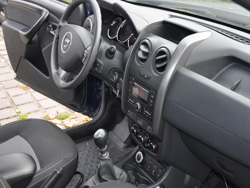 Equipos de taller y fontanería de la zona portuaria-11