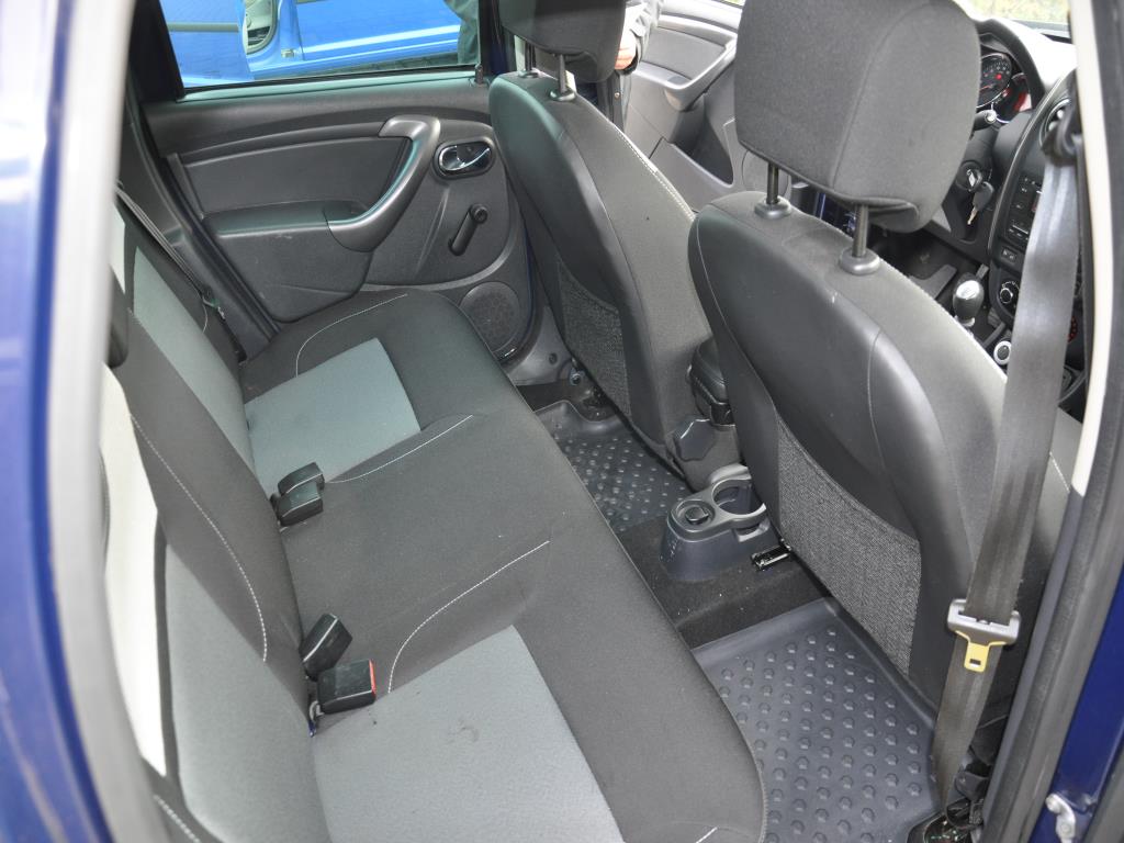 Equipos de taller y fontanería de la zona portuaria-12