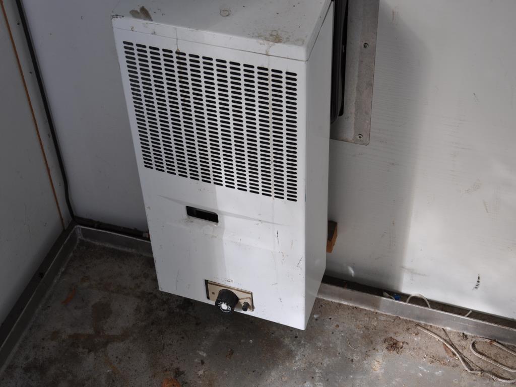 Različna oprema za menze in delavnice z območja pristanišča-12