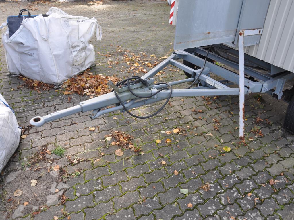 Različna oprema za menze in delavnice z območja pristanišča-15