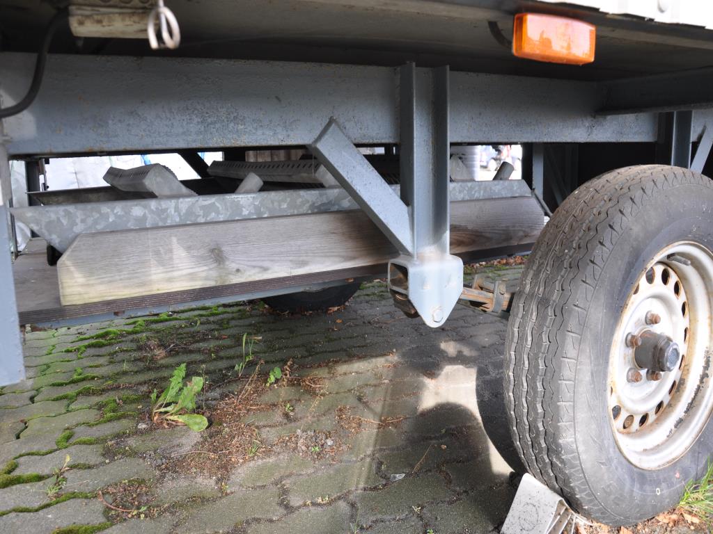 Različna oprema za menze in delavnice z območja pristanišča-19