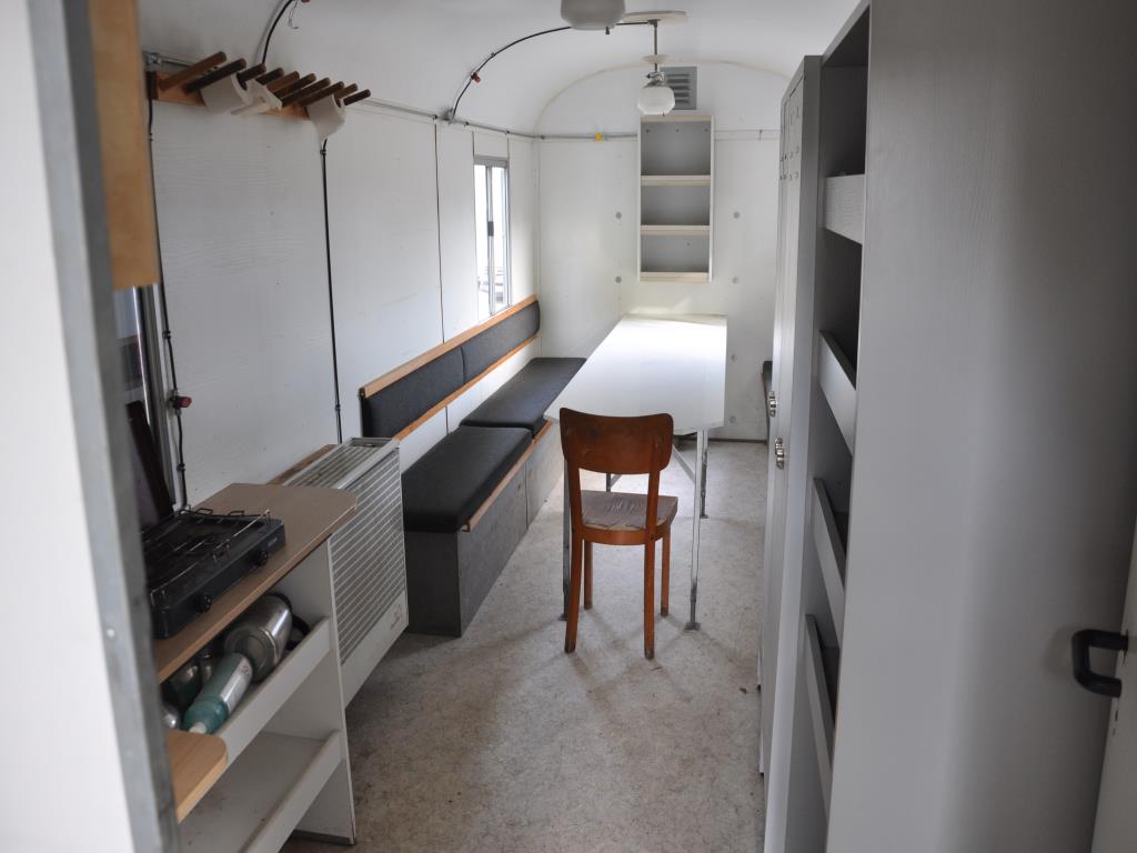 Različna oprema za menze in delavnice z območja pristanišča-6