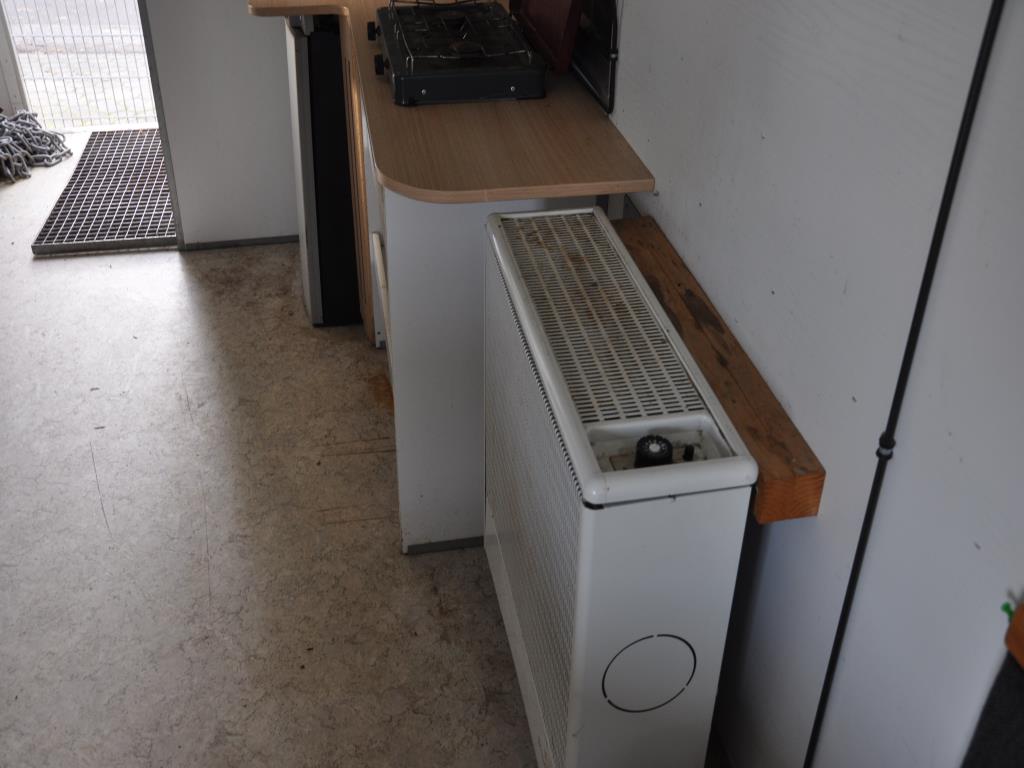 Različna oprema za menze in delavnice z območja pristanišča-9