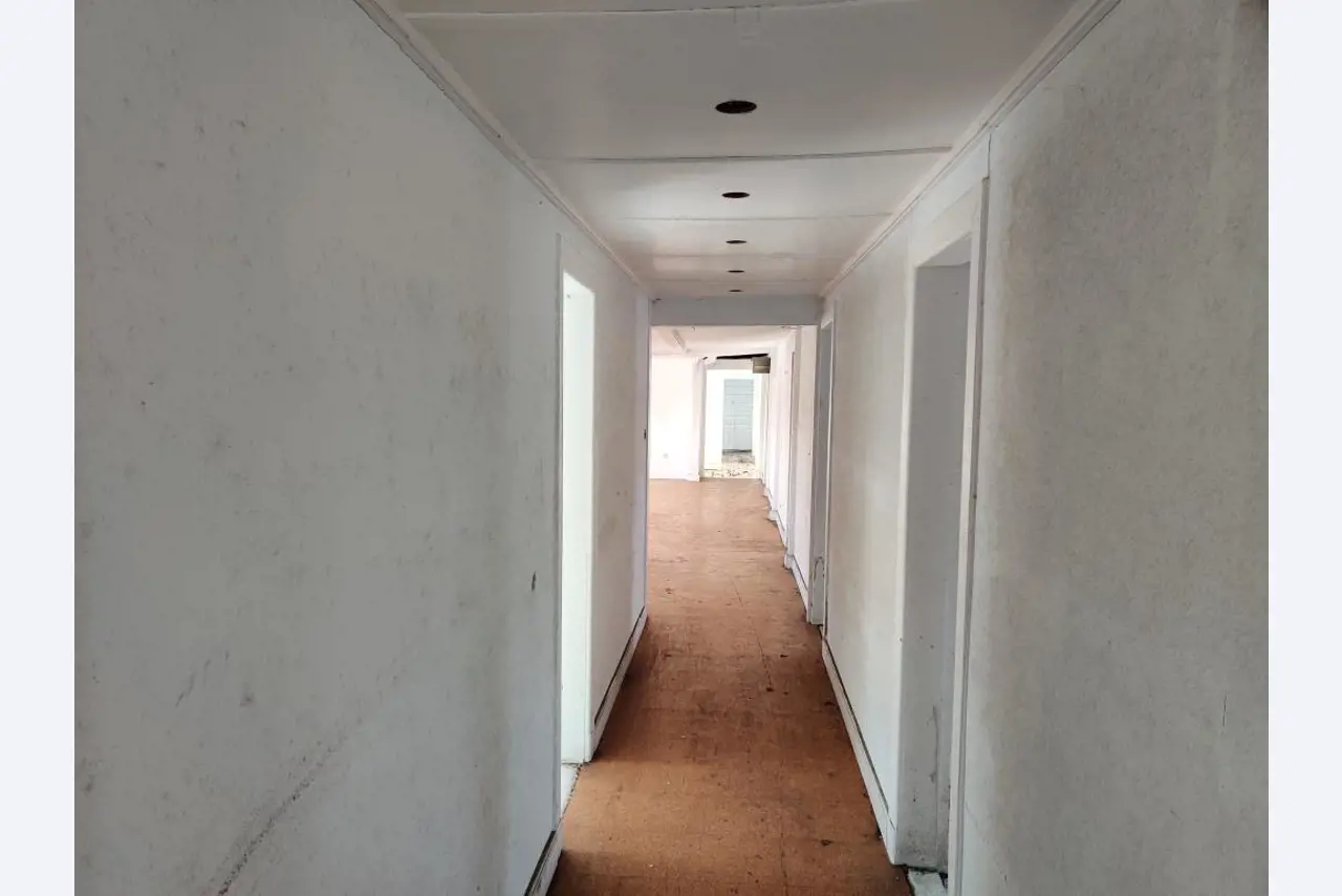 Werkstatt/ Klempnereinrichtung aus dem Hafenumfeld-22