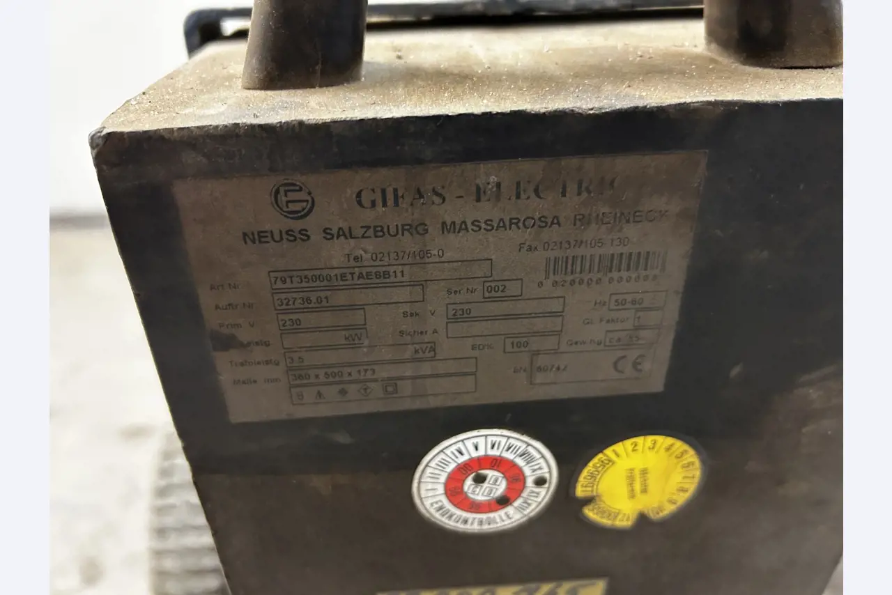 Werkstatt/ Klempnereinrichtung aus dem Hafenumfeld-2