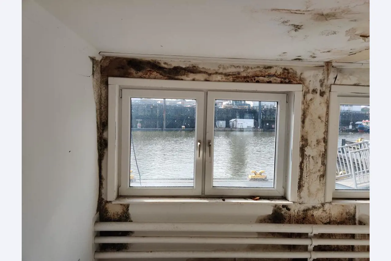 Werkstatt/ Klempnereinrichtung aus dem Hafenumfeld-58
