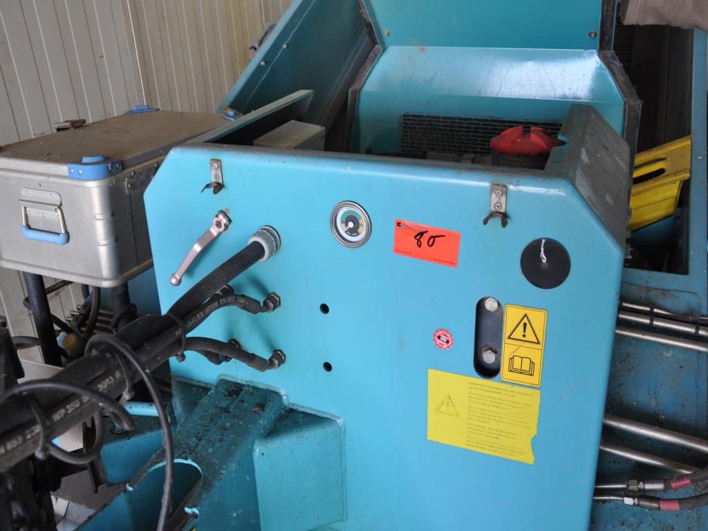 Diversos equipamentos de cantina e acessórios de oficina da zona portuária-12