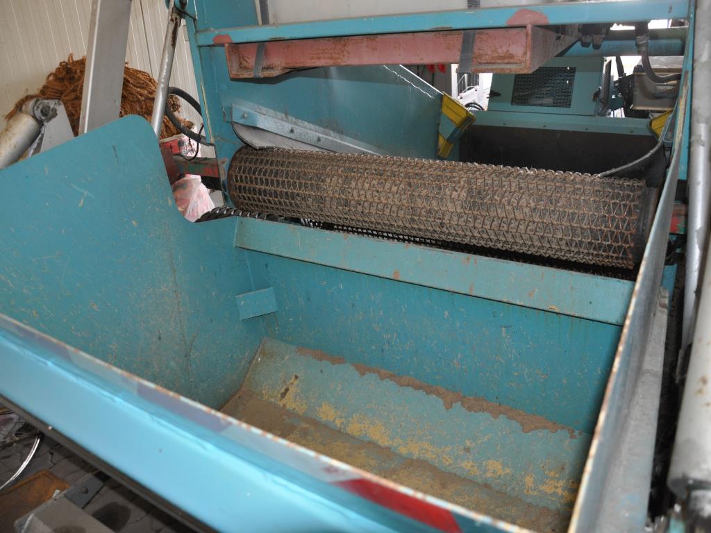 Diversos equipamentos de cantina e acessórios de oficina da zona portuária-14