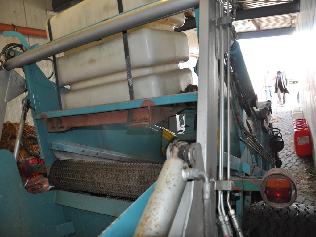 Diversos equipamentos de cantina e acessórios de oficina da zona portuária-18