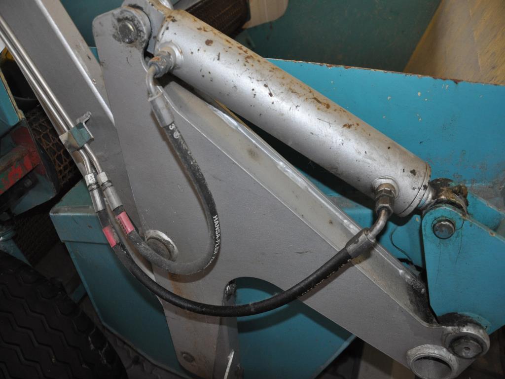 Diversos equipamentos de cantina e acessórios de oficina da zona portuária-21