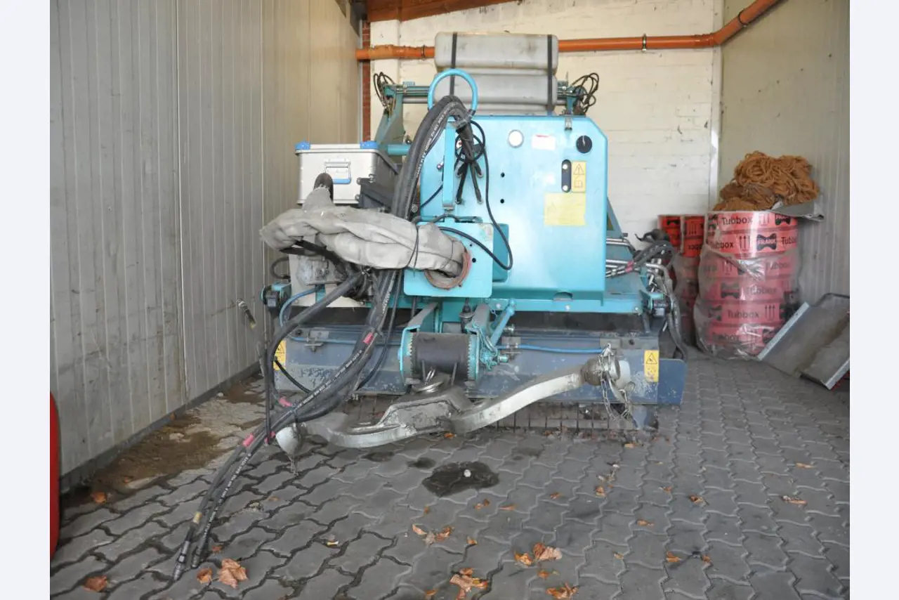 div. Kantineneinrichtung sowie Werkstattzubehör aus dem Hafenumfeld-26