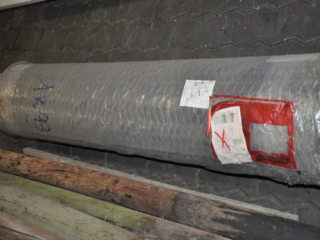 Diversos equipamentos de cantina e acessórios de oficina da zona portuária-28