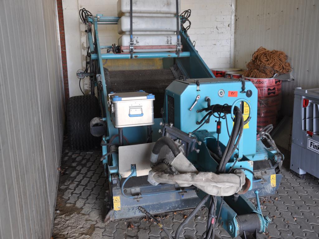 Diversos equipamentos de cantina e acessórios de oficina da zona portuária-3