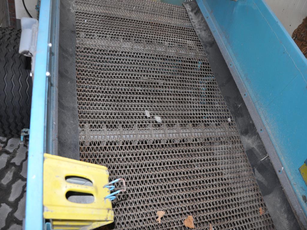 Diversos equipamentos de cantina e acessórios de oficina da zona portuária-7