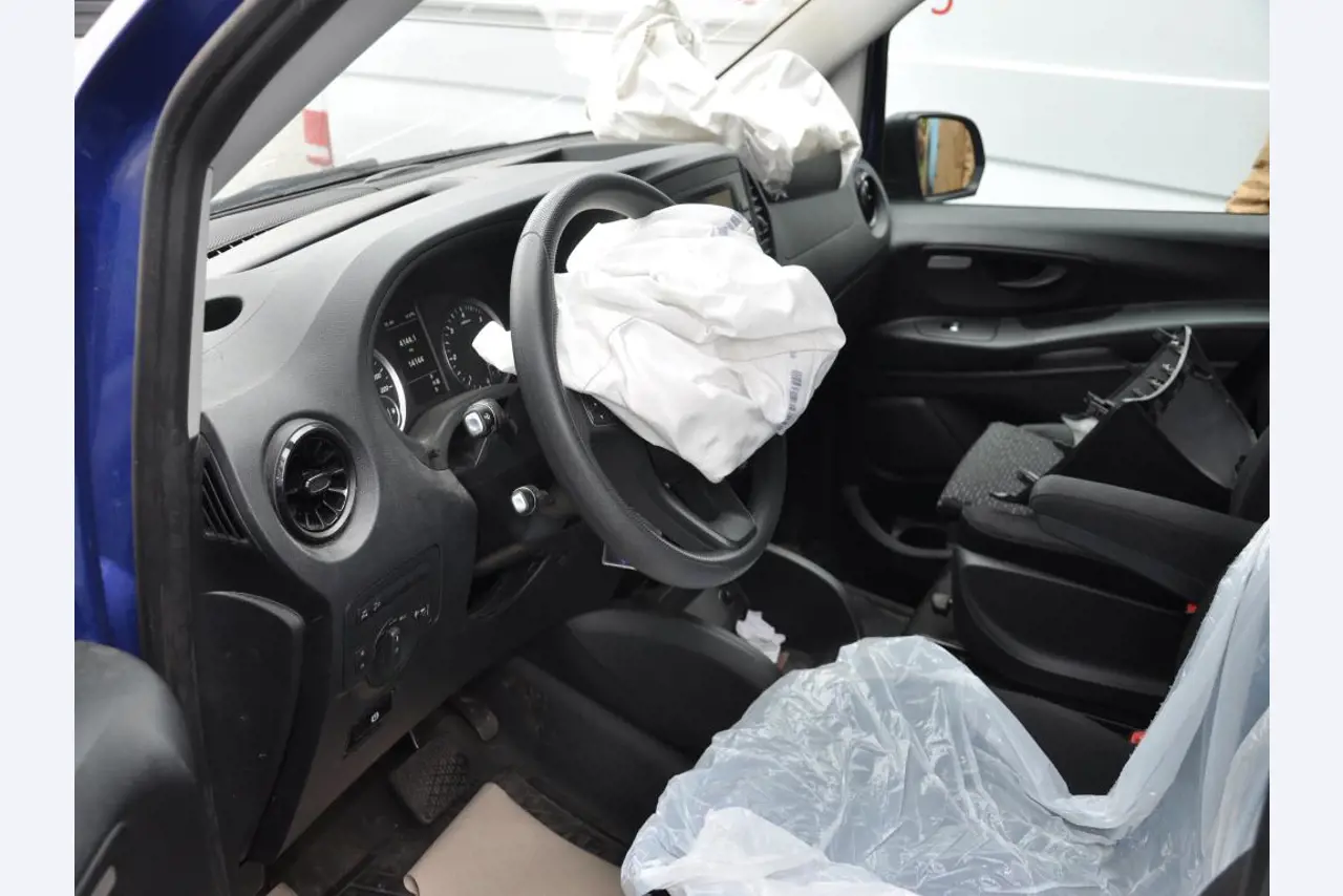 div. Kantineneinrichtung sowie Werkstattzubehör aus dem Hafenumfeld-12