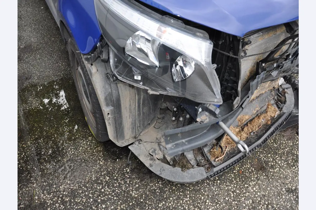 div. Kantineneinrichtung sowie Werkstattzubehör aus dem Hafenumfeld-21