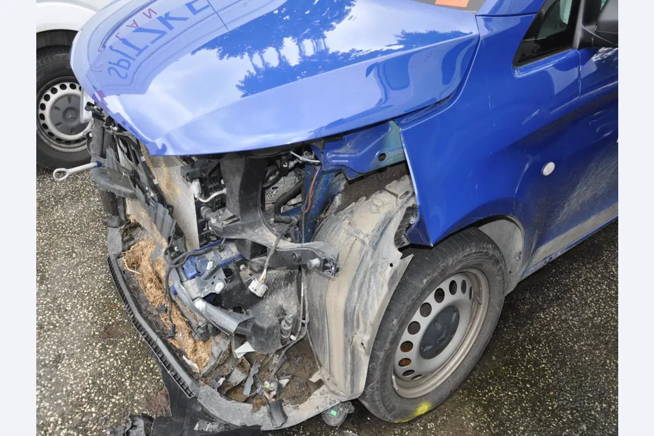 div. Kantineneinrichtung sowie Werkstattzubehör aus dem Hafenumfeld-22