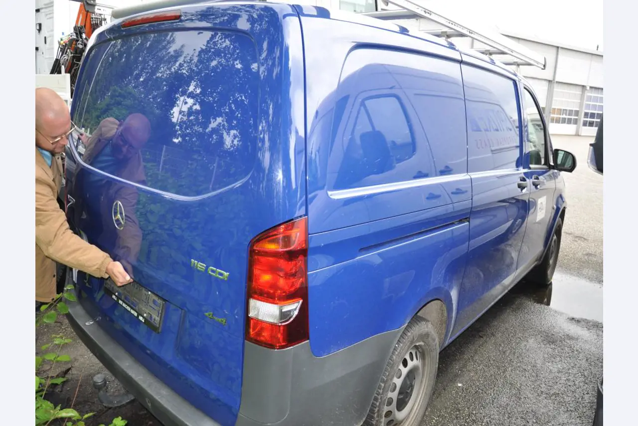 div. Kantineneinrichtung sowie Werkstattzubehör aus dem Hafenumfeld-6