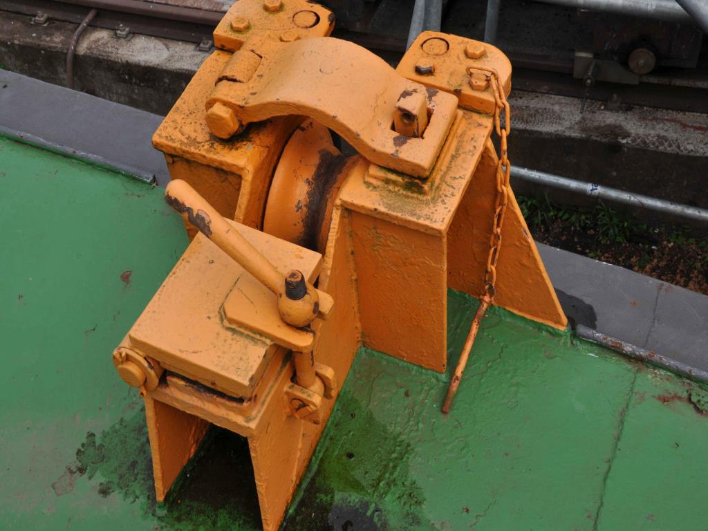 div. Kantineneinrichtung sowie Werkstattzubehör aus dem Hafenumfeld-6