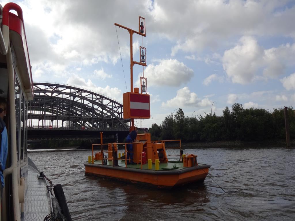 div. Kantineneinrichtung sowie Werkstattzubehör aus dem Hafenumfeld-10