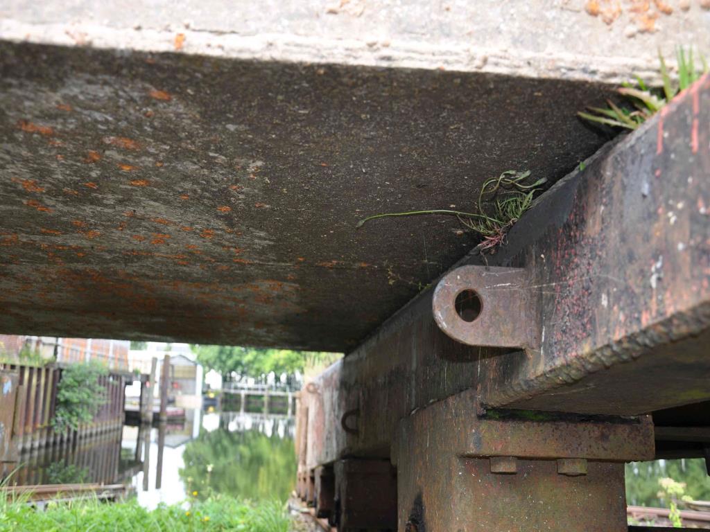 div. Kantineneinrichtung sowie Werkstattzubehör aus dem Hafenumfeld-11