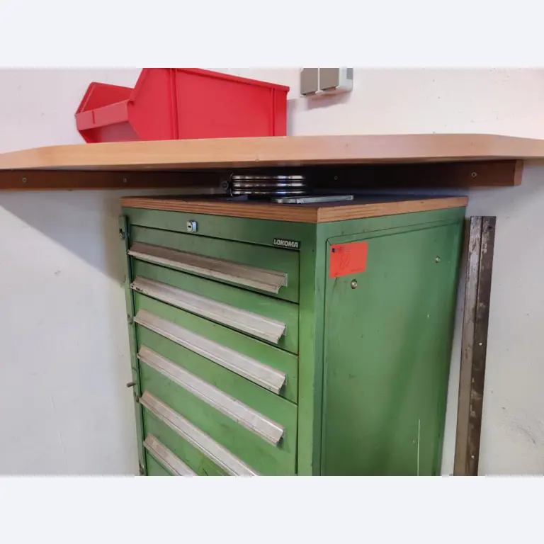 Equipos de taller y fontanería de la zona portuaria-1