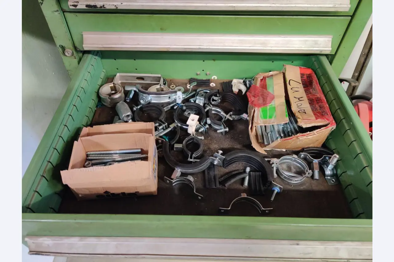 Equipos de taller y fontanería de la zona portuaria-7