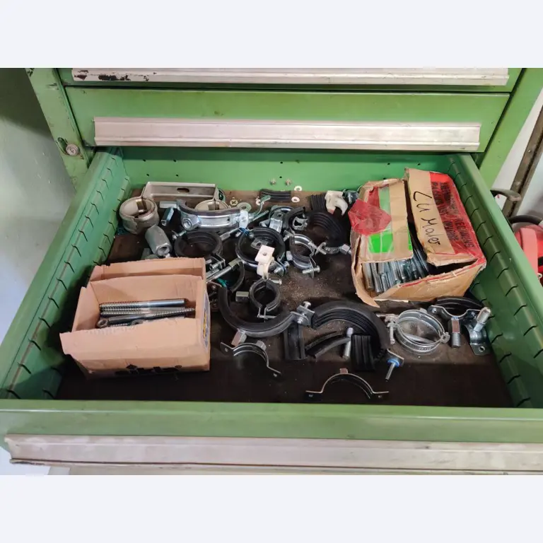 Equipos de taller y fontanería de la zona portuaria-7