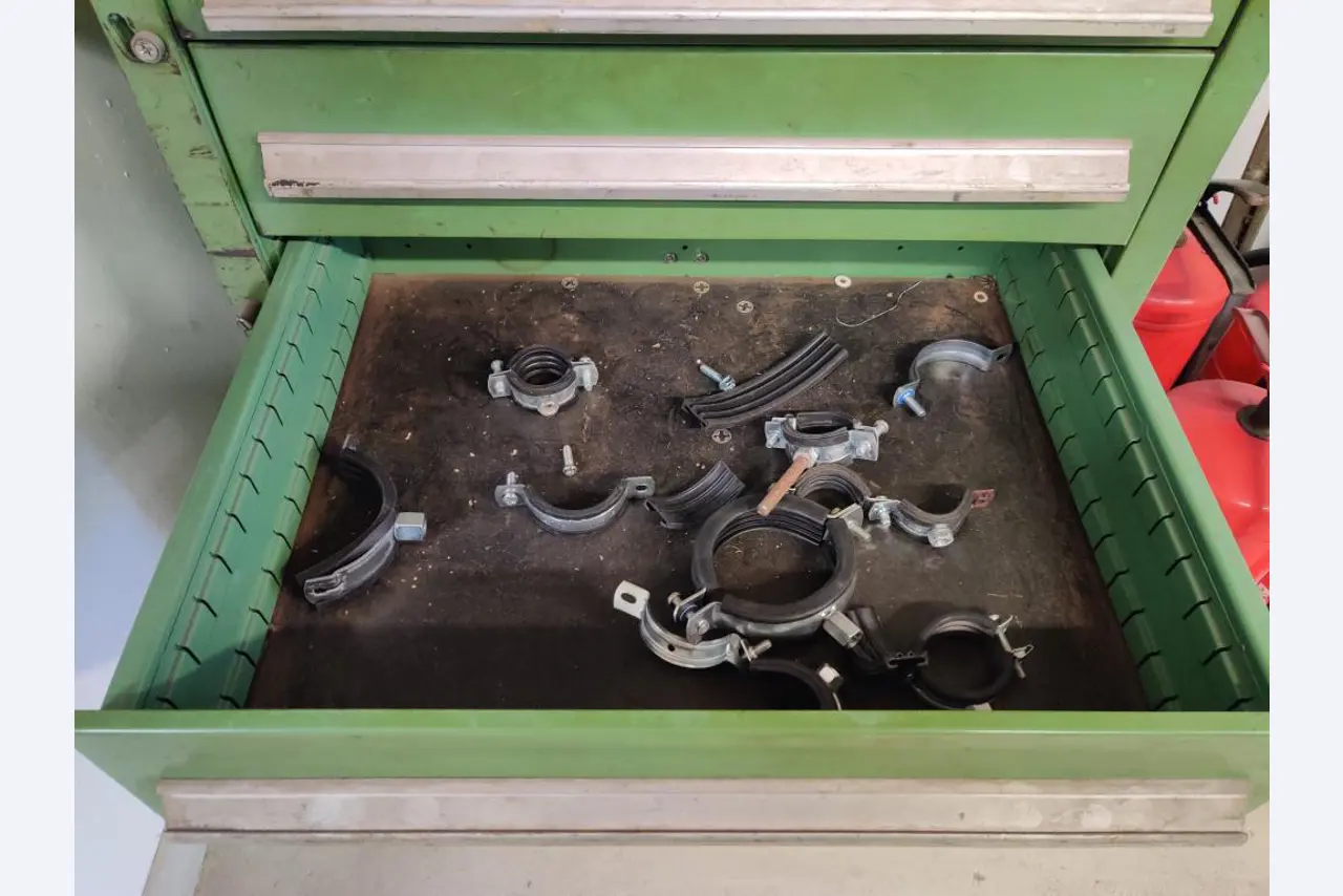 Equipos de taller y fontanería de la zona portuaria-8