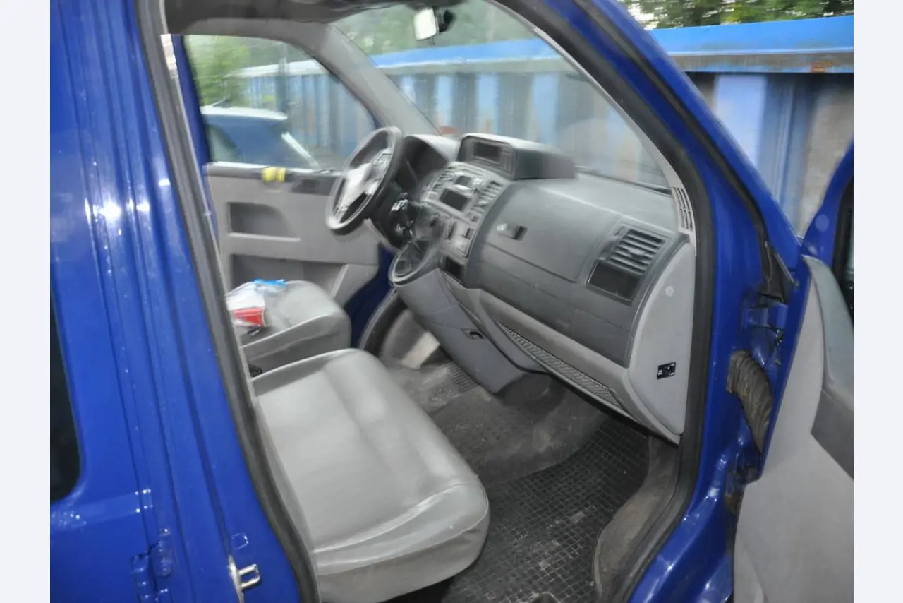 div. équipement de cantine ainsi que des accessoires d'atelier provenant de l'environnement portuaire-11