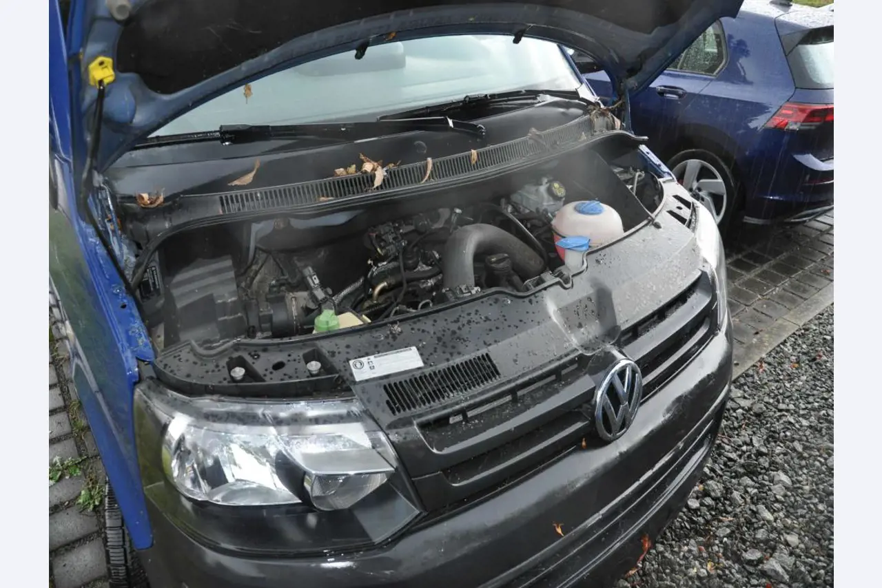 div. équipement de cantine ainsi que des accessoires d'atelier provenant de l'environnement portuaire-12
