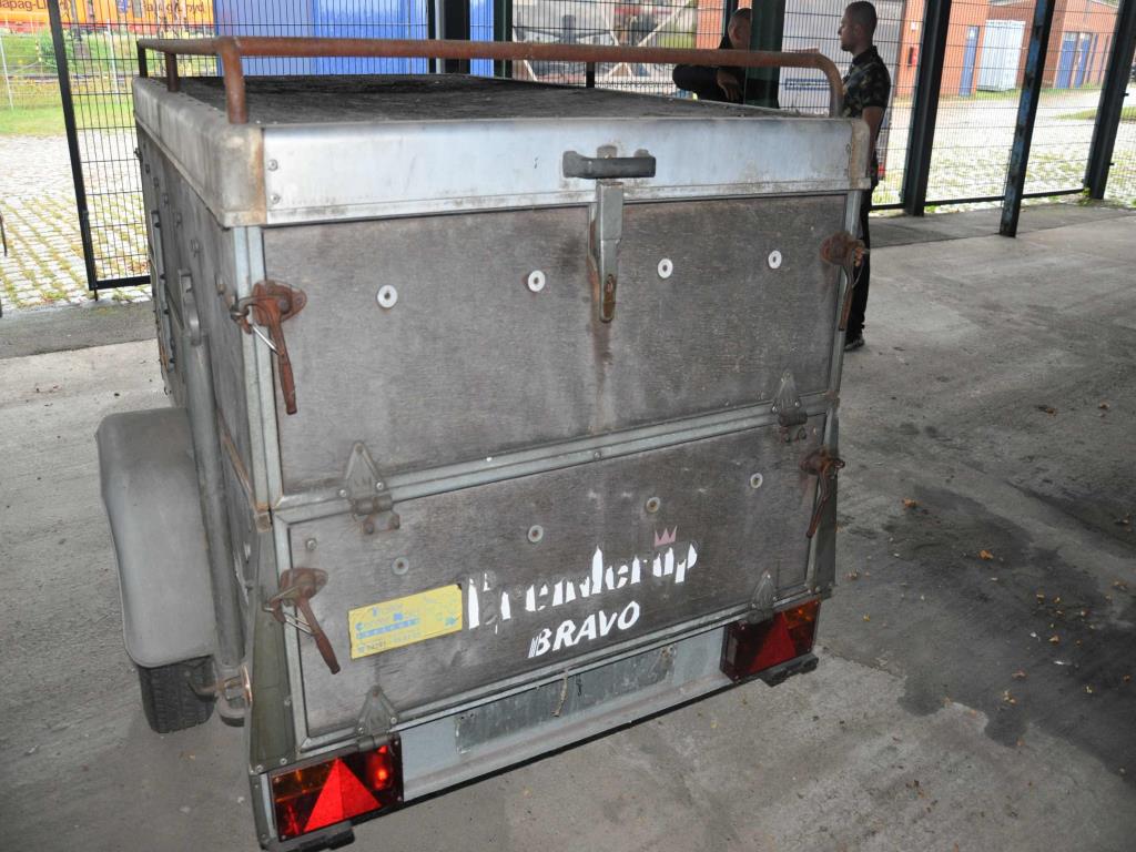 Equipos de taller y fontanería de la zona portuaria-3