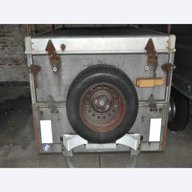 Equipos de taller y fontanería de la zona portuaria-5