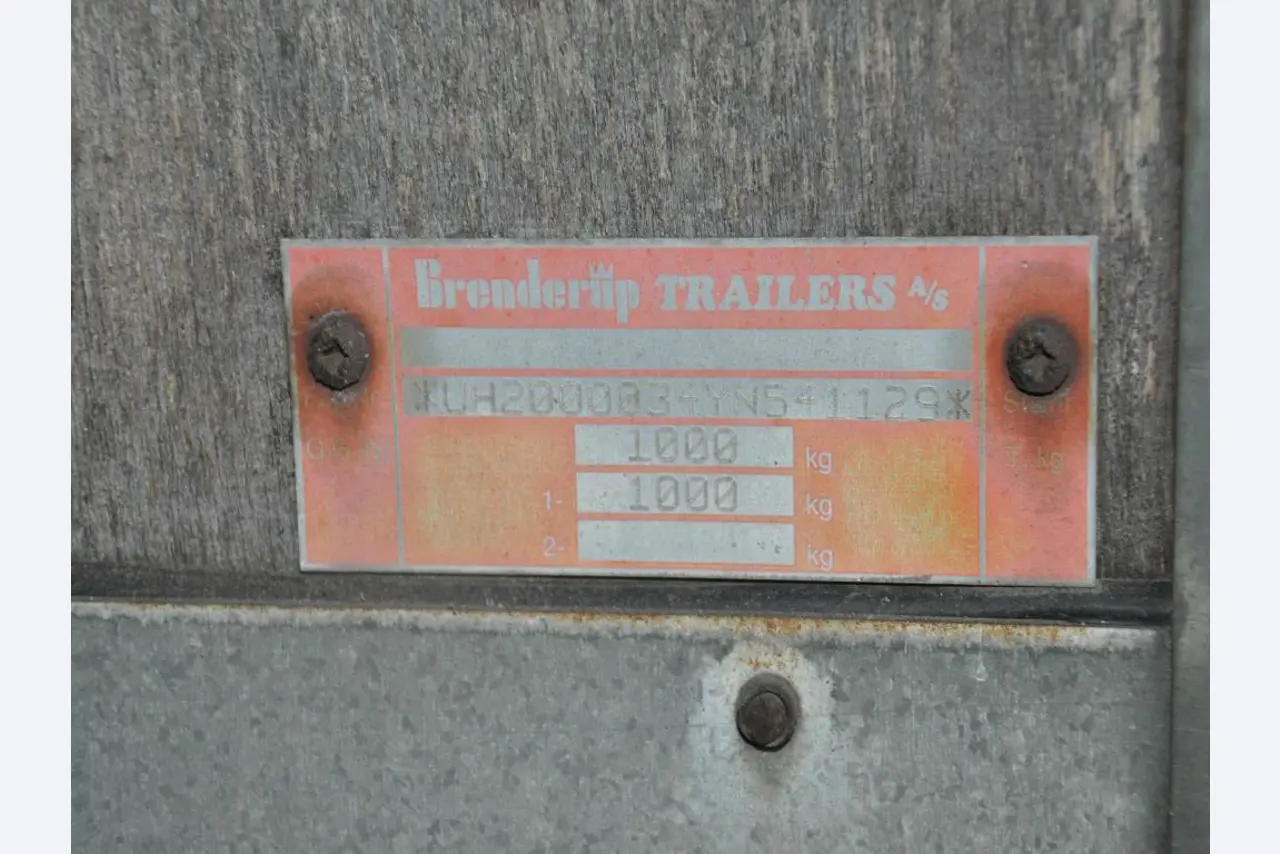 div. Kantineneinrichtung sowie Werkstattzubehör aus dem Hafenumfeld-8