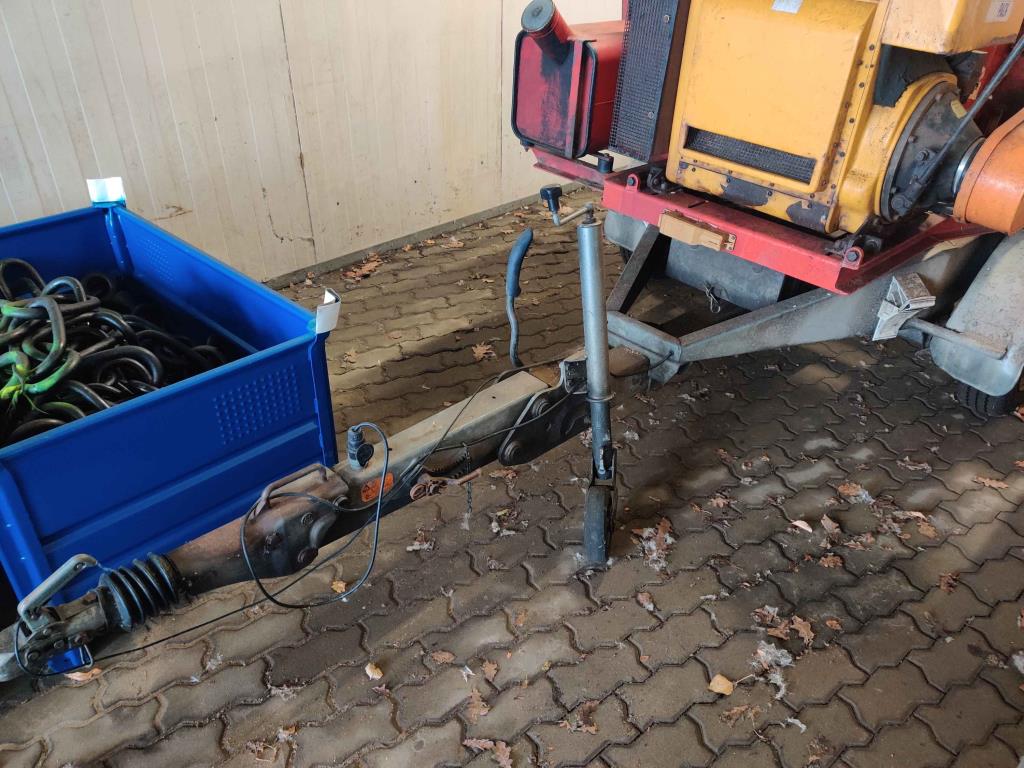 div. Kantineneinrichtung sowie Werkstattzubehör aus dem Hafenumfeld-12