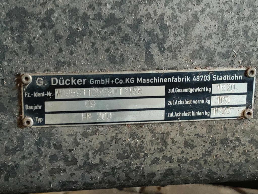 div. Kantineneinrichtung sowie Werkstattzubehör aus dem Hafenumfeld-17