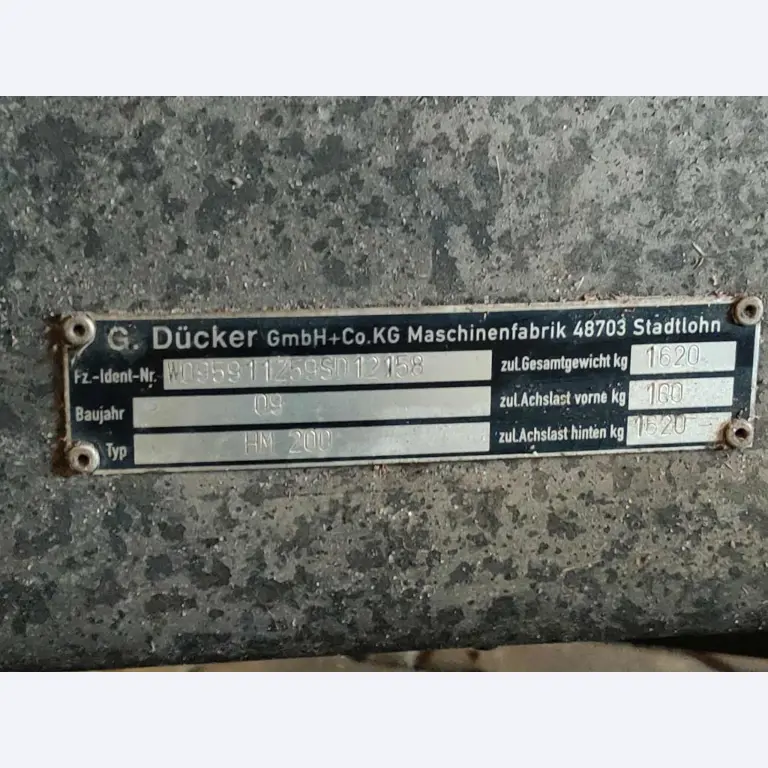 Različna oprema za menze in delavnice z območja pristanišča-17