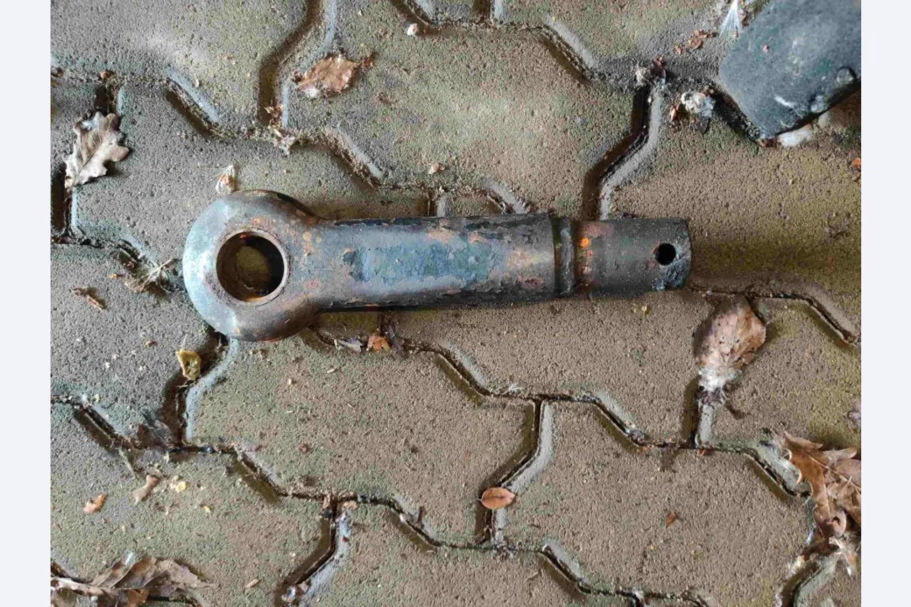 Različna oprema za menze in delavnice z območja pristanišča-21