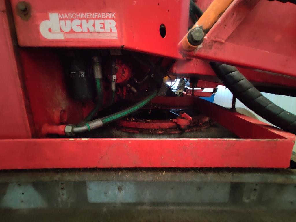 div. Kantineneinrichtung sowie Werkstattzubehör aus dem Hafenumfeld-4