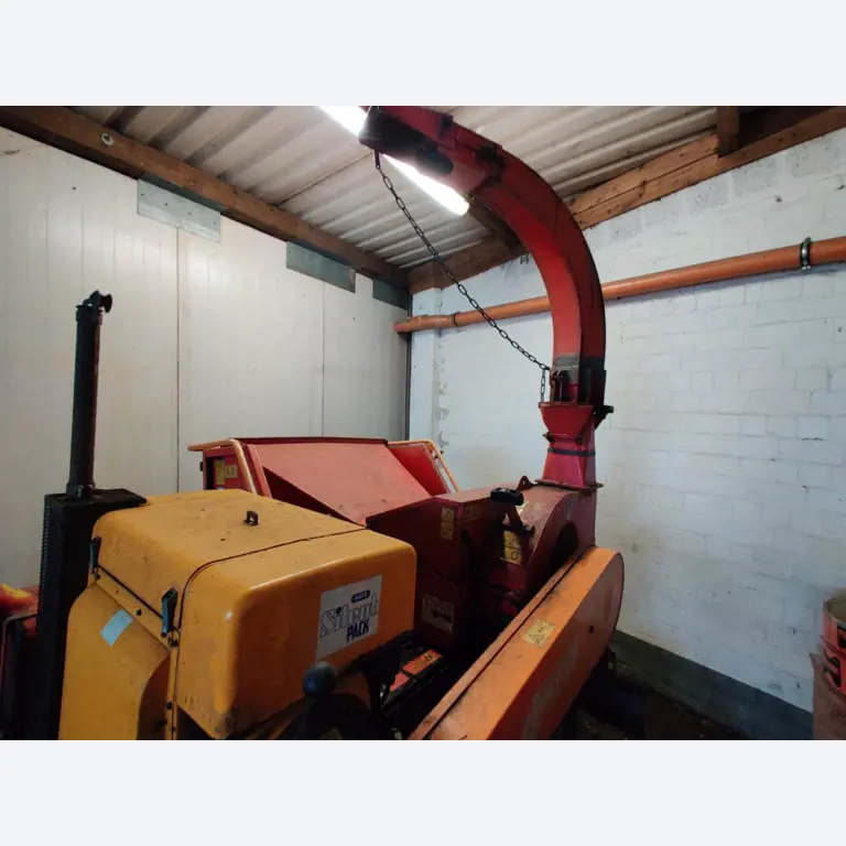 Različna oprema za menze in delavnice z območja pristanišča-6