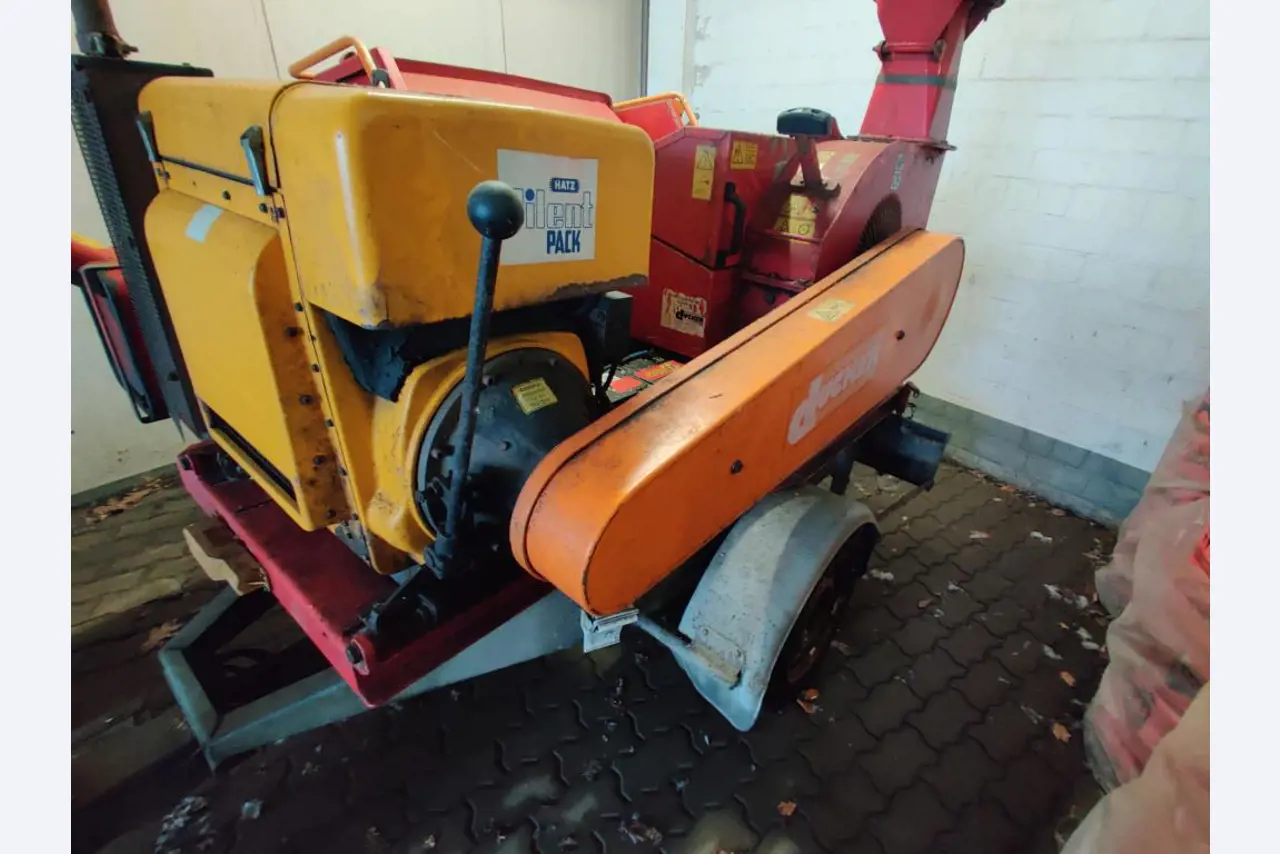 Različna oprema za menze in delavnice z območja pristanišča-7