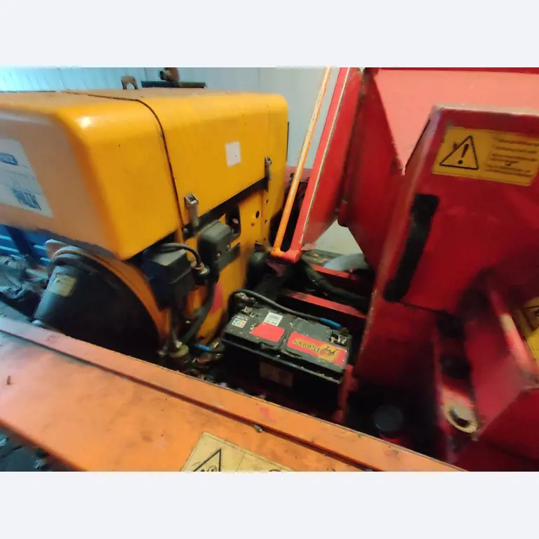 Različna oprema za menze in delavnice z območja pristanišča-8