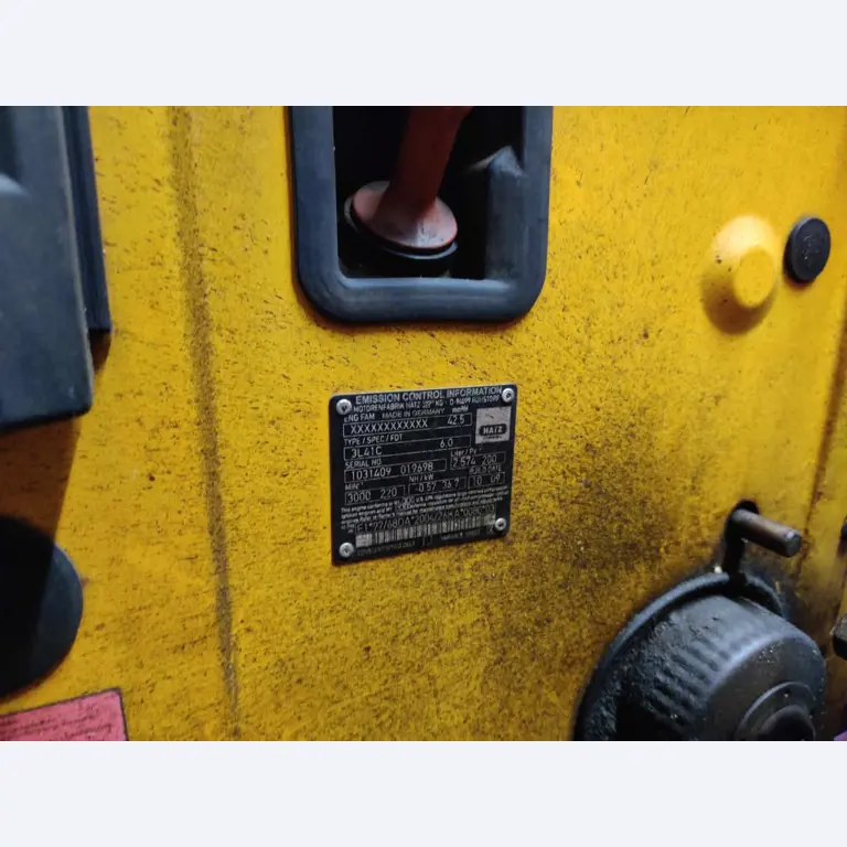 Različna oprema za menze in delavnice z območja pristanišča-9