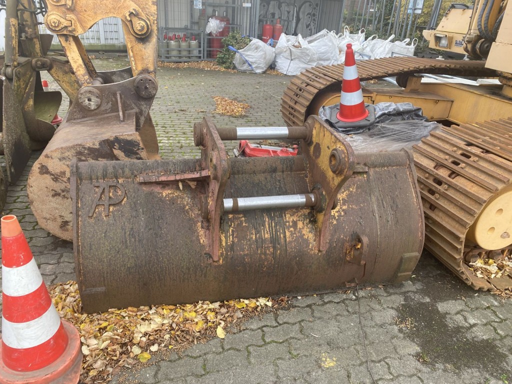 div. Kantineneinrichtung sowie Werkstattzubehör aus dem Hafenumfeld-4