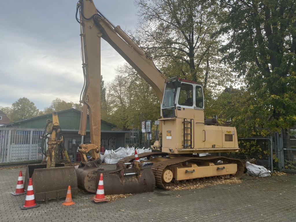 div. Kantineneinrichtung sowie Werkstattzubehör aus dem Hafenumfeld-5