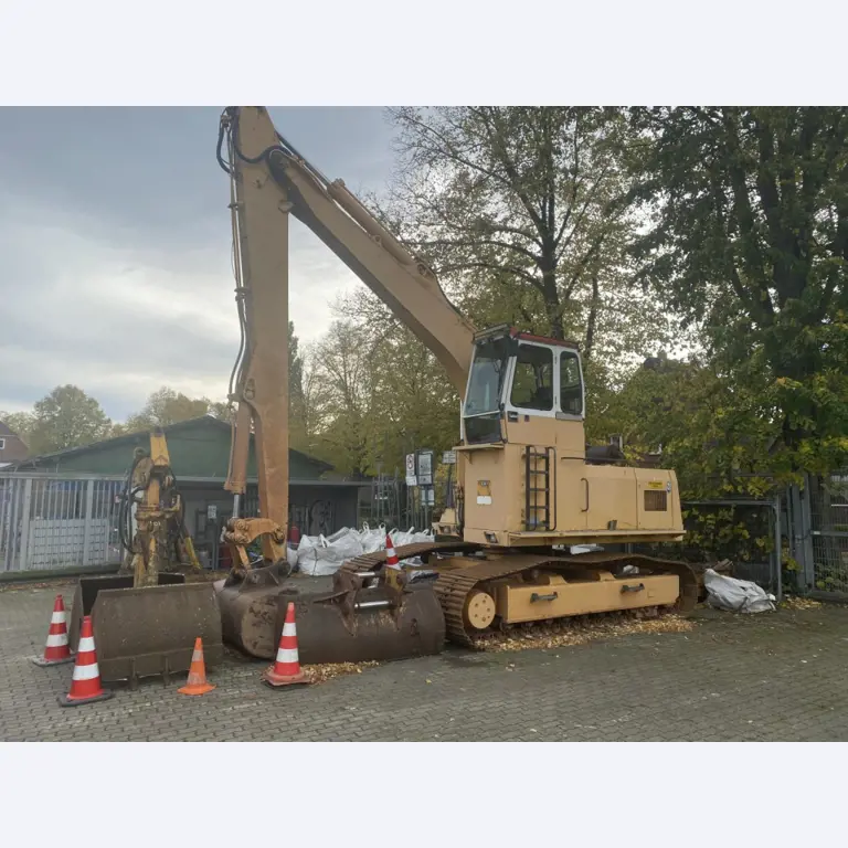 Različna oprema za menze in delavnice z območja pristanišča-5