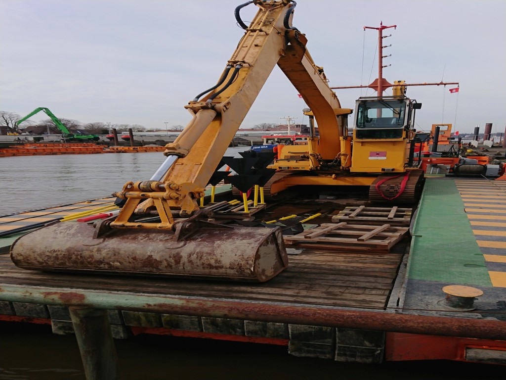 div. Kantineneinrichtung sowie Werkstattzubehör aus dem Hafenumfeld-7