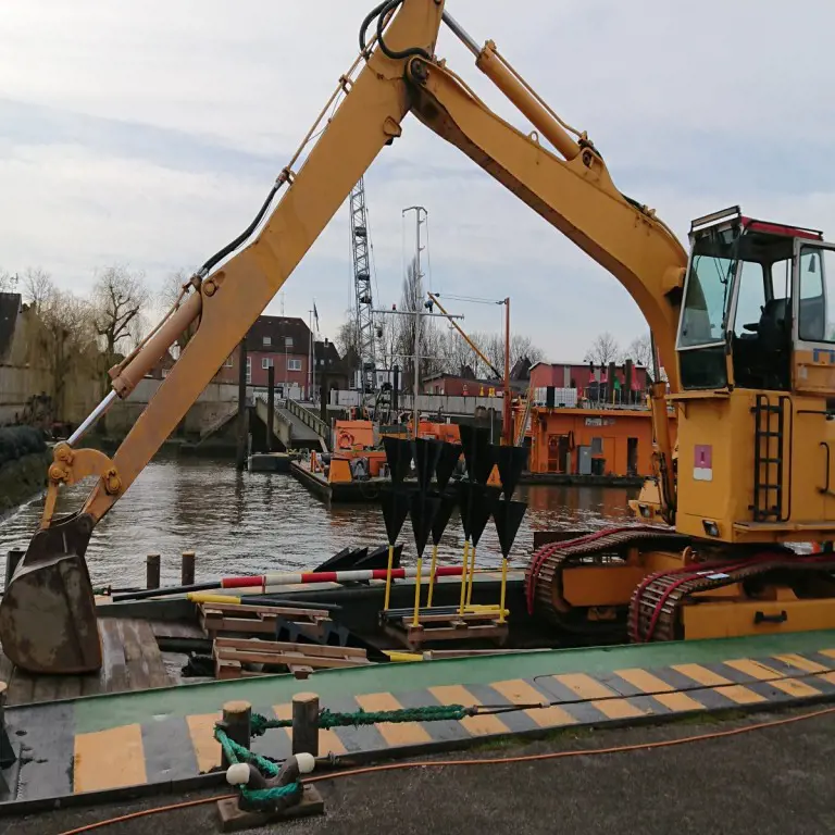 Hidravlični gosenični bager Liebherr R 942 HD/SL