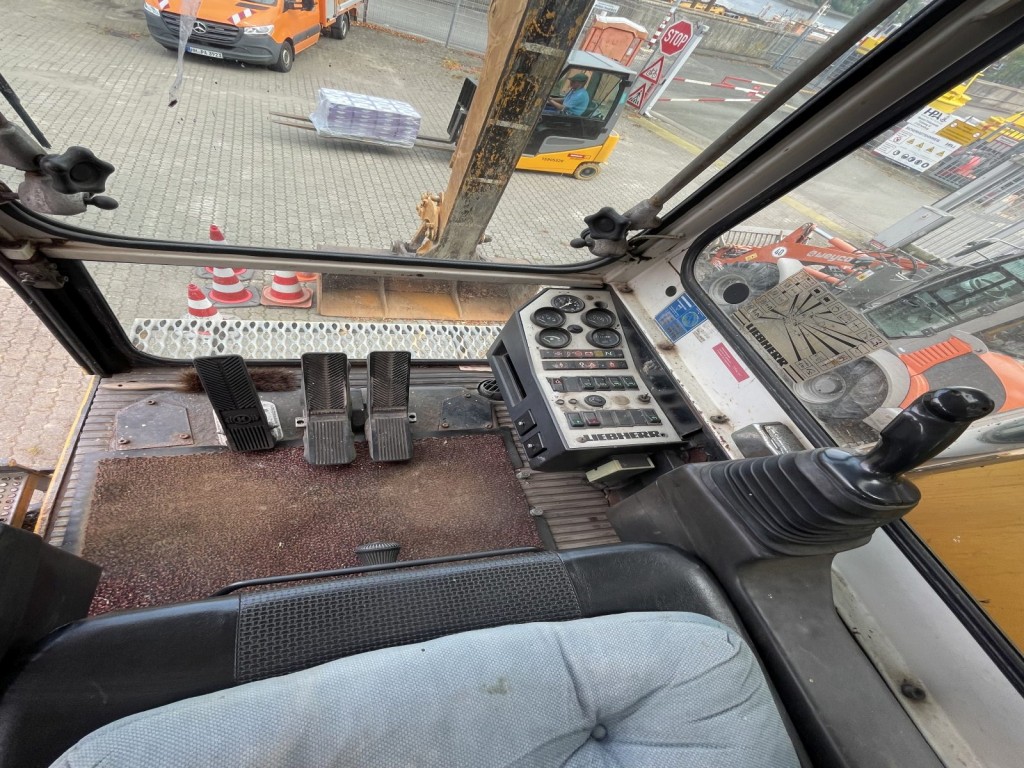 div. Kantineneinrichtung sowie Werkstattzubehör aus dem Hafenumfeld-8