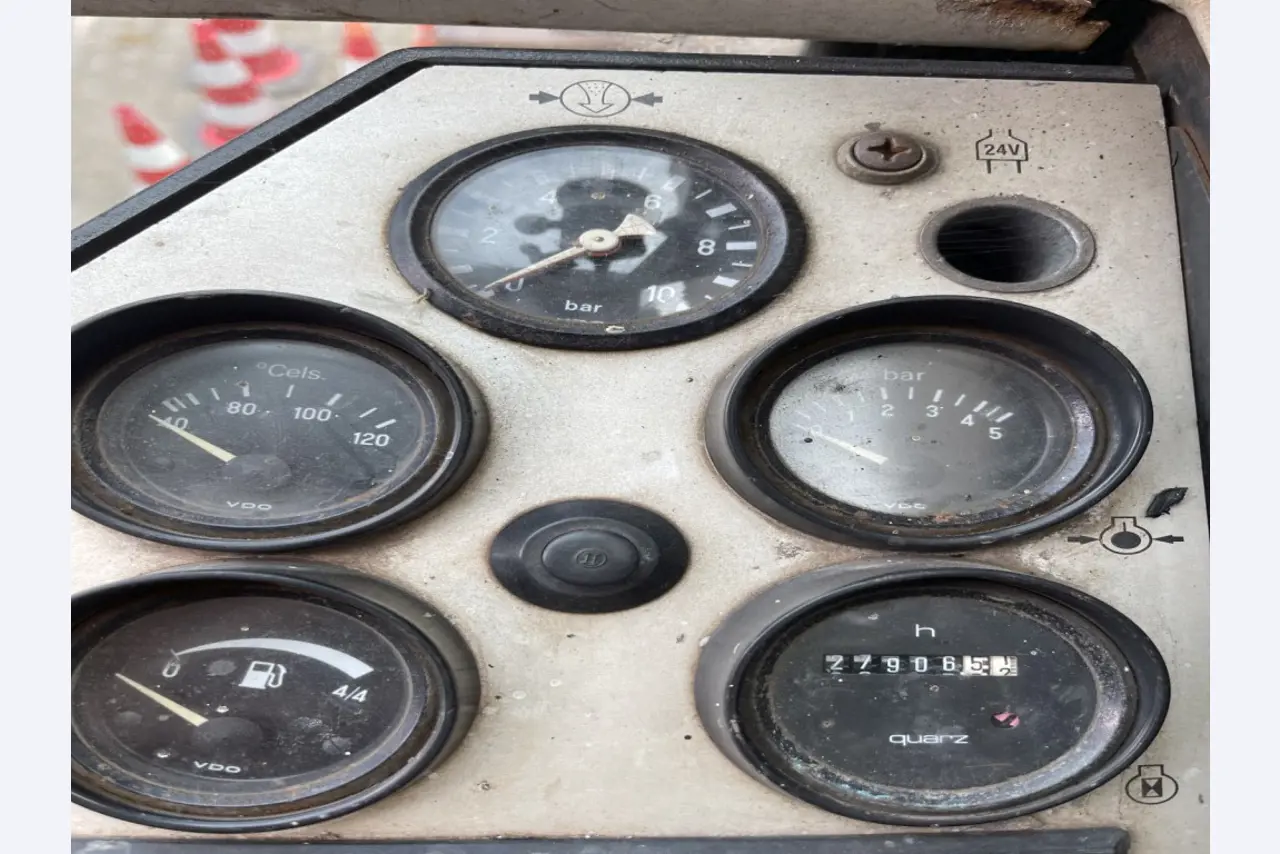 Različna oprema za menze in delavnice z območja pristanišča-9